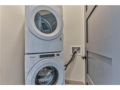 709-1600 Hyde Park Road, London, ON - Indoor Photo Showing Laundry Room