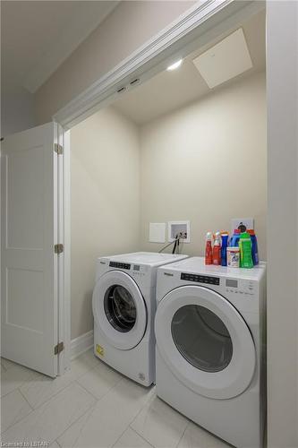 212-460 Callaway Road, London, ON - Indoor Photo Showing Laundry Room