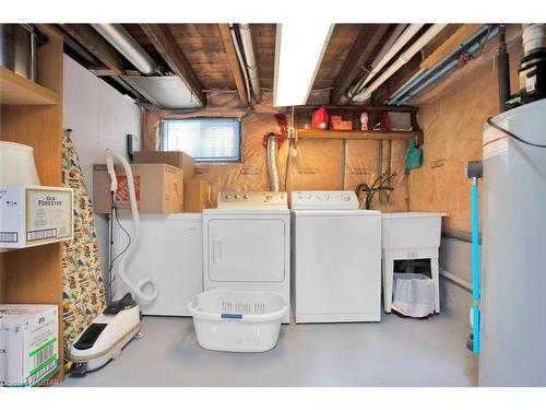 145 Price Street, London, ON - Indoor Photo Showing Laundry Room