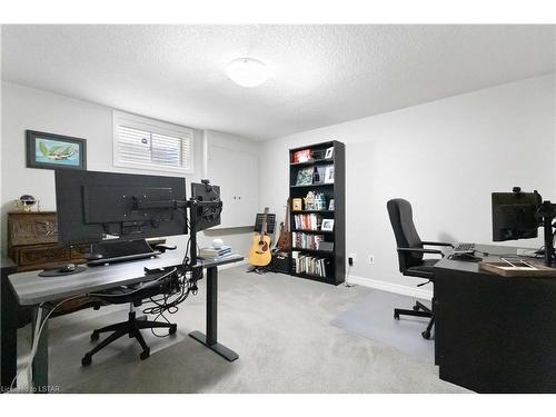 242 East Rivertrace Walk, London, ON - Indoor Photo Showing Office
