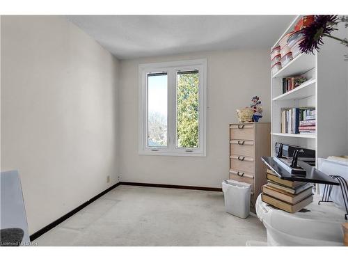814 Berkshire Drive, London, ON - Indoor Photo Showing Other Room