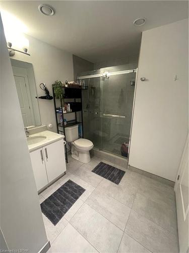 1102-181 King Street S, Waterloo, ON - Indoor Photo Showing Bathroom