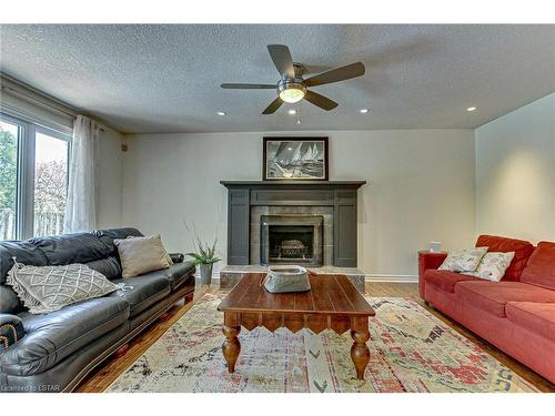 132 Robinson Lane, London, ON - Indoor Photo Showing Living Room With Fireplace