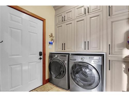 73853 Durand Avenue, Bluewater, ON - Indoor Photo Showing Laundry Room