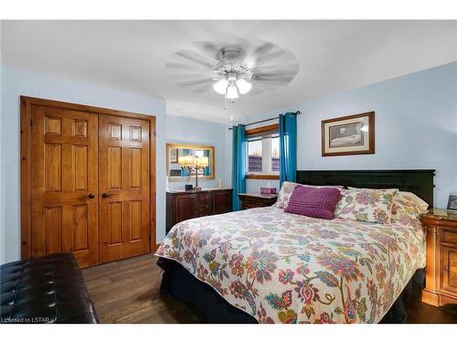 73853 Durand Avenue, Bluewater, ON - Indoor Photo Showing Bedroom