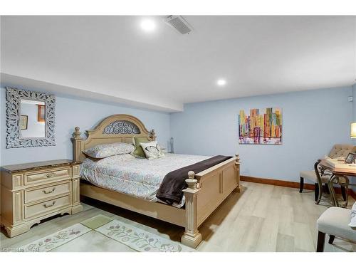 73853 Durand Avenue, Bluewater, ON - Indoor Photo Showing Bedroom
