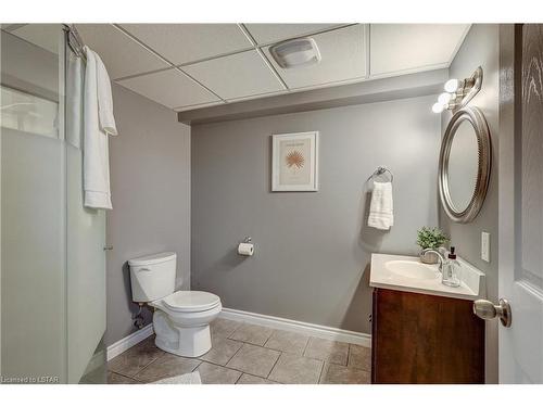 204 Niagara Street, London, ON - Indoor Photo Showing Bathroom