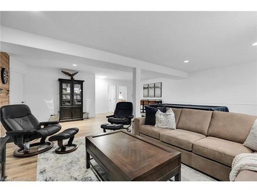 1043 Manchester Road, London, ON - Indoor Photo Showing Living Room