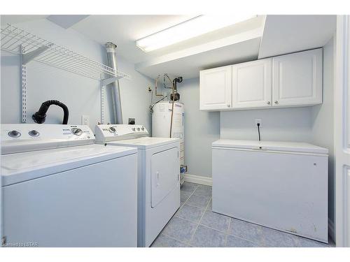 884 William Street, London, ON - Indoor Photo Showing Laundry Room