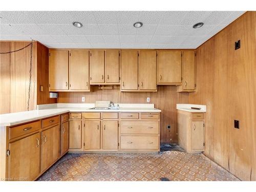57 Naomee Crescent, London, ON - Indoor Photo Showing Kitchen With Double Sink
