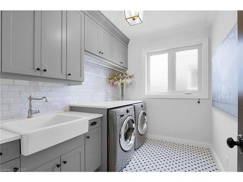 2105 Springridge Drive, London, ON - Indoor Photo Showing Laundry Room