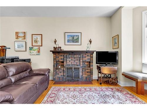 444 Piccadilly Street, London, ON - Indoor Photo Showing Living Room With Fireplace