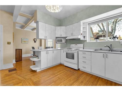444 Piccadilly Street, London, ON - Indoor Photo Showing Kitchen With Double Sink