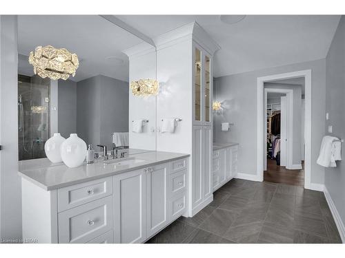 7483 Silver Creek Crescent, London, ON - Indoor Photo Showing Bathroom