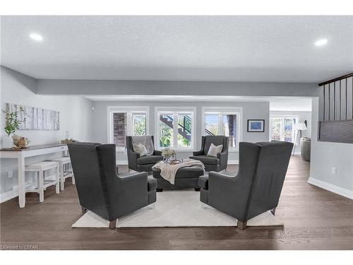 7483 Silver Creek Crescent, London, ON - Indoor Photo Showing Living Room