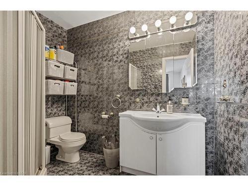437 Everglade Crescent, London, ON - Indoor Photo Showing Bathroom