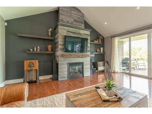 2290 Westchester Bourne, Nilestown, ON - Indoor Photo Showing Living Room With Fireplace