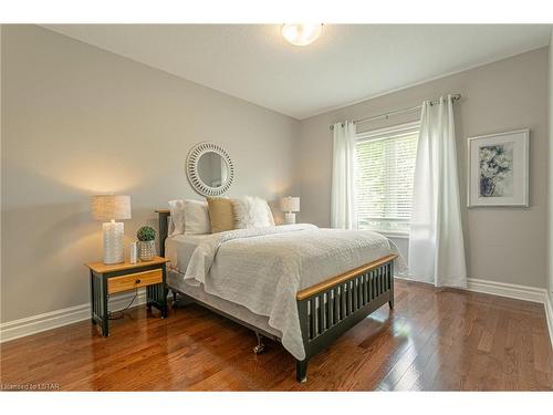 2290 Westchester Bourne, Nilestown, ON - Indoor Photo Showing Bedroom