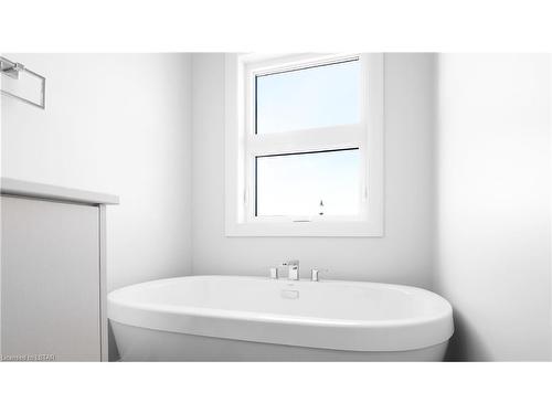 54 Bancroft Road, St. Thomas, ON - Indoor Photo Showing Bathroom