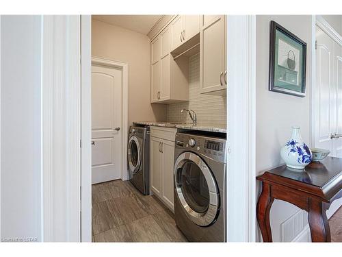 116 Woodholme Close, London, ON - Indoor Photo Showing Laundry Room