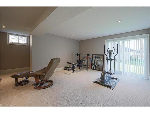 116 Woodholme Close, London, ON - Indoor Photo Showing Gym Room