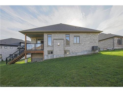 116 Woodholme Close, London, ON - Outdoor