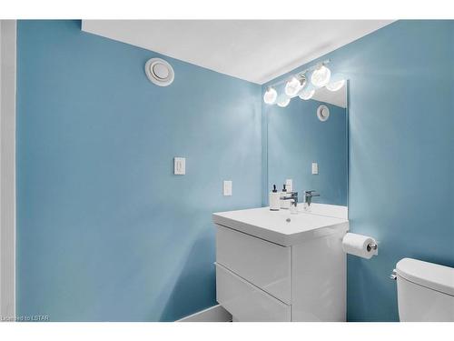 28-41 Earlscourt Terrace, Kilworth, ON - Indoor Photo Showing Bathroom