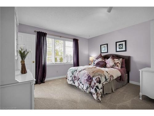 19 Thirlmere Road, London, ON - Indoor Photo Showing Bedroom