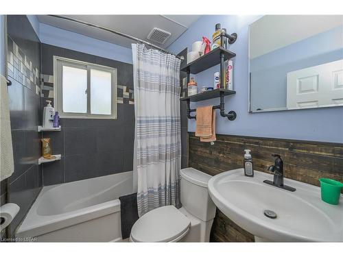 585 Donnybrook Drive, Dorchester, ON - Indoor Photo Showing Bathroom