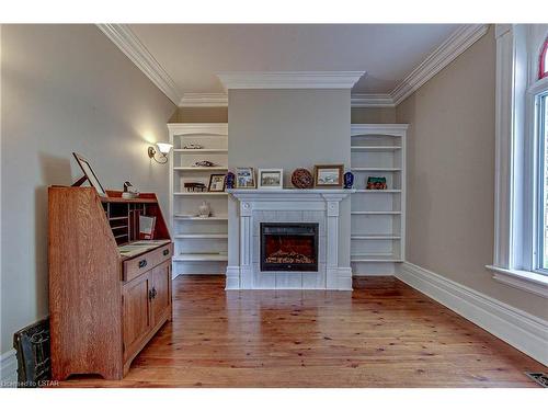 22981 Prospect Hill Road, Thorndale, ON - Indoor With Fireplace