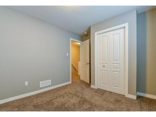 37 Leesboro Trail, Thorndale, ON - Indoor Photo Showing Other Room