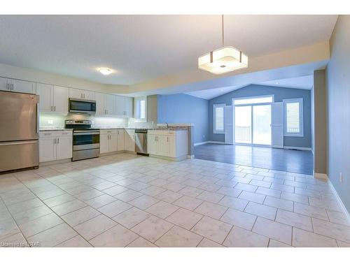 37 Leesboro Trail, Thorndale, ON - Indoor Photo Showing Kitchen