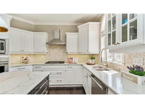 301 East Rivertrace Walk, London, ON - Indoor Photo Showing Kitchen With Double Sink With Upgraded Kitchen