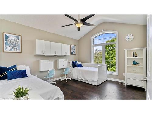 301 East Rivertrace Walk, London, ON - Indoor Photo Showing Bedroom