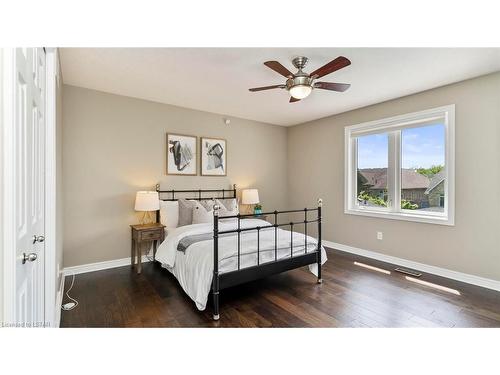 301 East Rivertrace Walk, London, ON - Indoor Photo Showing Bedroom