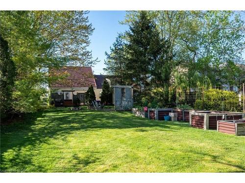 1129 Sunningdale Road E, London, ON - Outdoor With Backyard