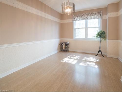 34-900 Pond View Road, London, ON - Indoor Photo Showing Other Room