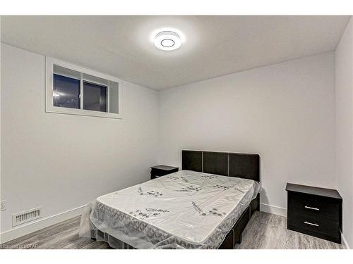 191 Queen Street, Komoka, ON - Indoor Photo Showing Bedroom