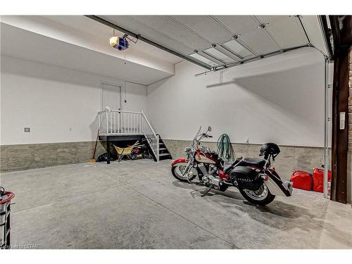 191 Queen Street, Komoka, ON - Indoor Photo Showing Garage