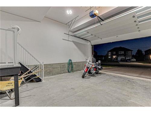 191 Queen Street, Komoka, ON - Indoor Photo Showing Garage