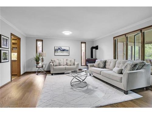 7-30 Forward Avenue, London, ON - Indoor Photo Showing Living Room