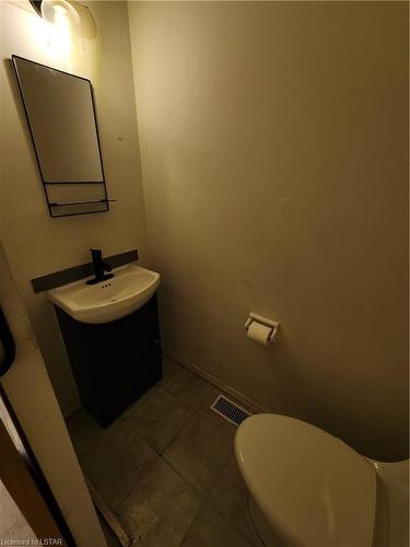 159 Boullee Street, London, ON - Indoor Photo Showing Bathroom