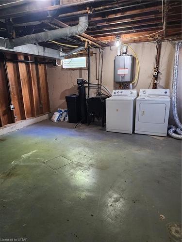 159 Boullee Street, London, ON - Indoor Photo Showing Laundry Room