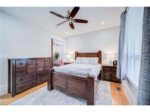 879 Hellmuth Avenue, London, ON - Indoor Photo Showing Bedroom