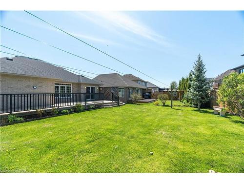 297 Thorn Drive, Strathroy, ON - Outdoor