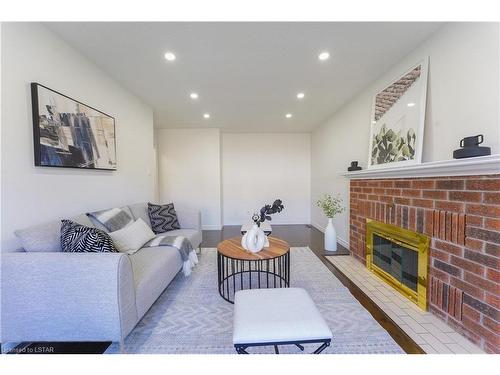 6 Grasmere Crescent, London, ON - Indoor Photo Showing Living Room With Fireplace