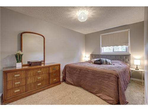 164 Park Street, Strathroy, ON - Indoor Photo Showing Bedroom