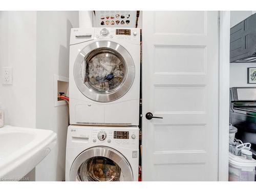 215 Cathcart Street, London, ON - Indoor Photo Showing Laundry Room