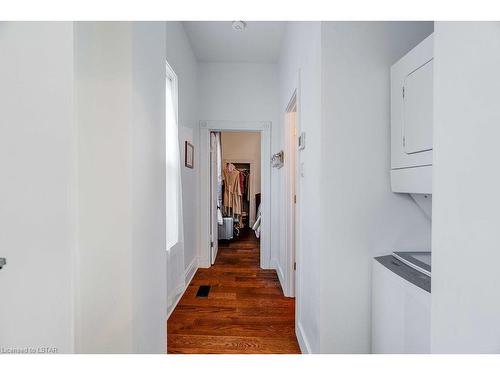 215 Cathcart Street, London, ON - Indoor Photo Showing Other Room