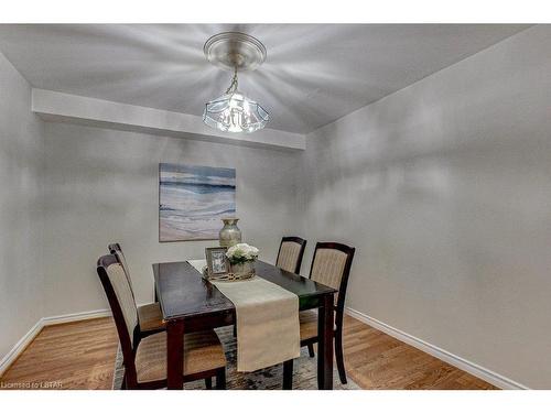 30-70 Sunnyside Drive, London, ON - Indoor Photo Showing Dining Room